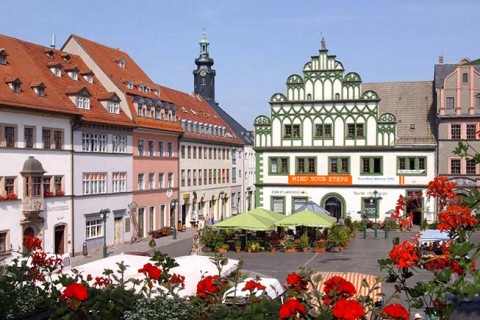 КАНИКУЛЫ В ПАРИЖЕ