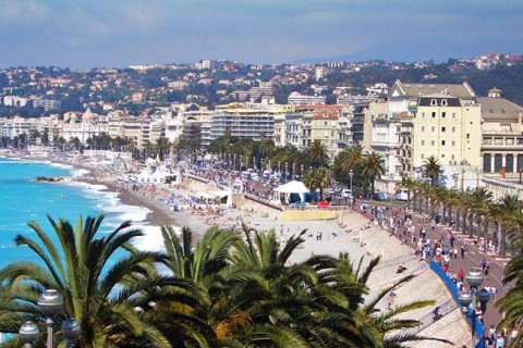 НЕСКРОМНОЕ ОЧАРОВАНИЕ БУРЖУАЗИИ